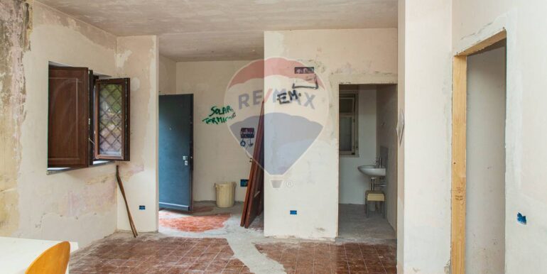 20251121181358-1000744-37