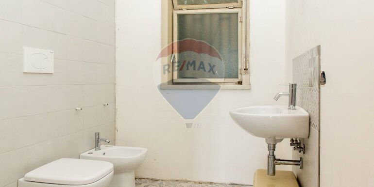 20251121181400-1000744-38