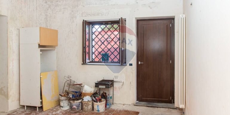 20251121181403-1000744-39