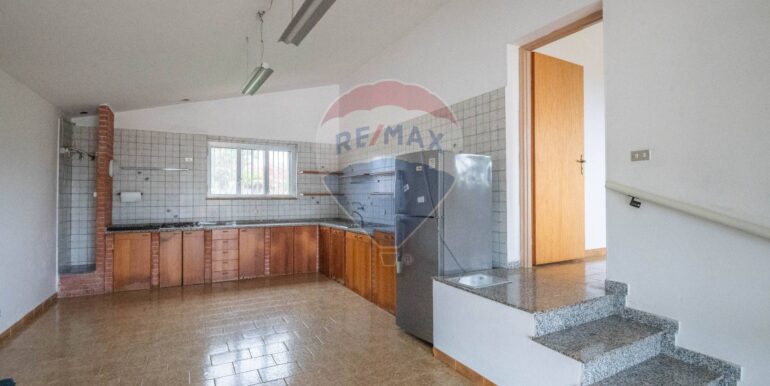 20251121185340-1002409-17