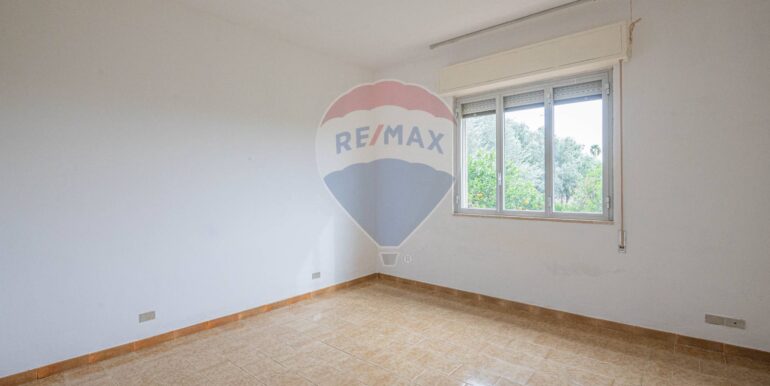 20251121185432-1002409-22