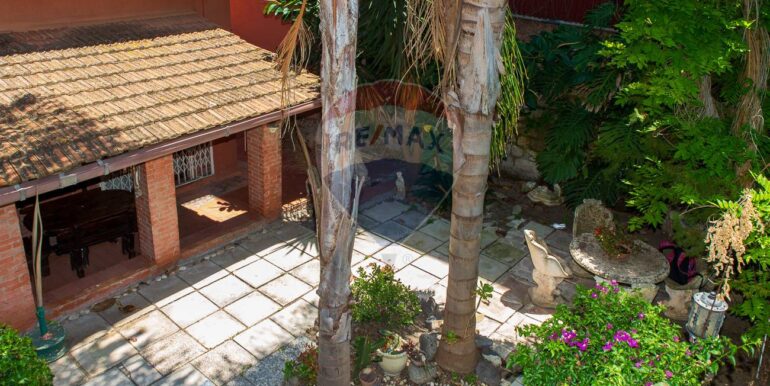 20251121185900-1002757-10