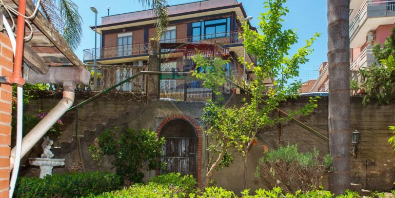 20251121185915-1002757-14