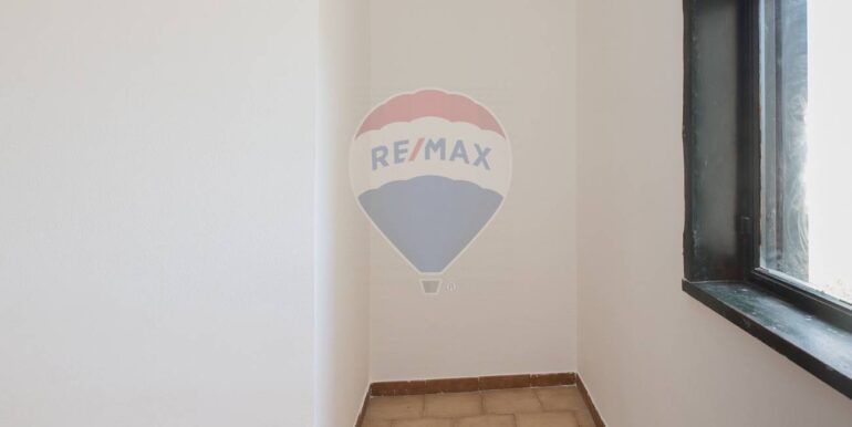 20251121193326-1002542-17