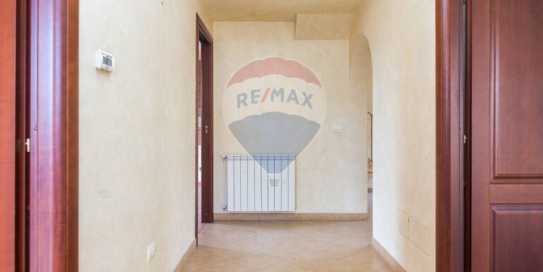 20251122124911-1002843-8