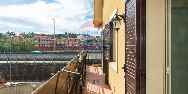 20251122125606-1002843-17