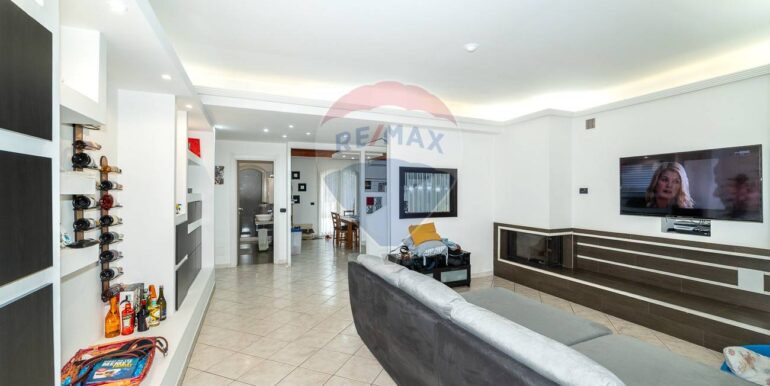 20251122214444-1000953-4