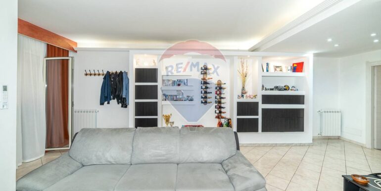 20251122214450-1000953-6