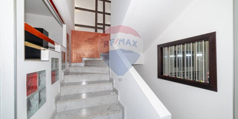 20251122214456-1000953-8