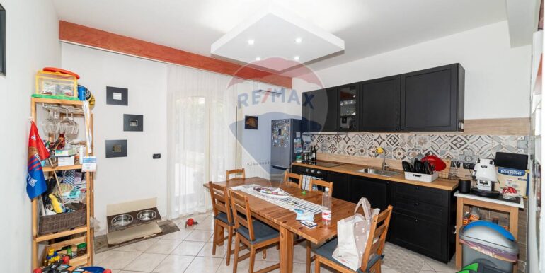 20251122214507-1000953-12