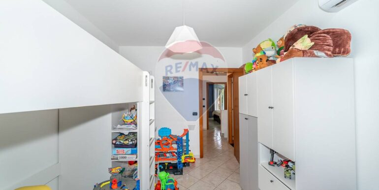 20251122214544-1000953-25