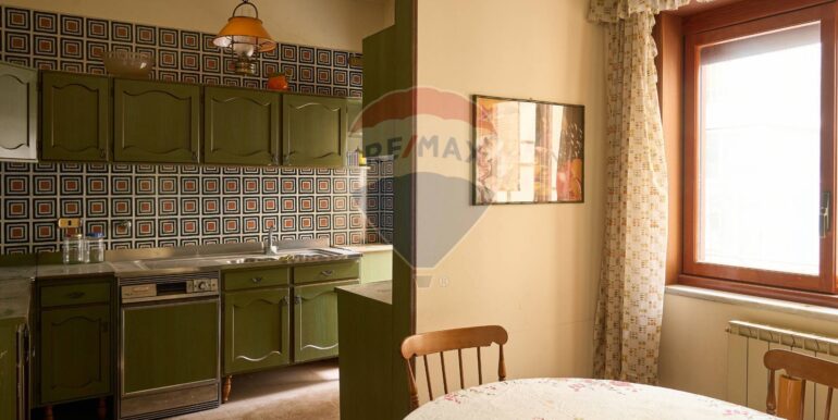 20251124175340-1003089-8