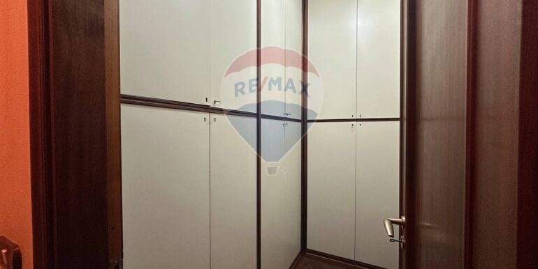 20251124175351-1003089-12