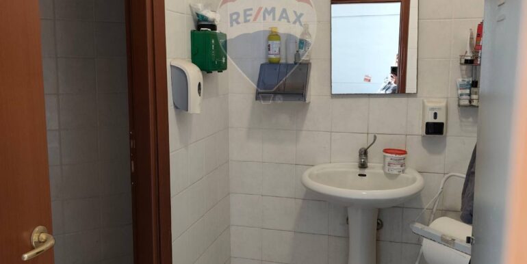 20251124182756-1003087-18