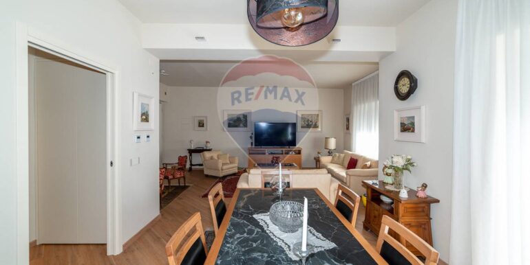 20251124190013-1003363-17