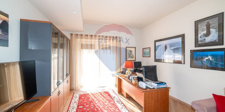 20251124190016-1003363-18