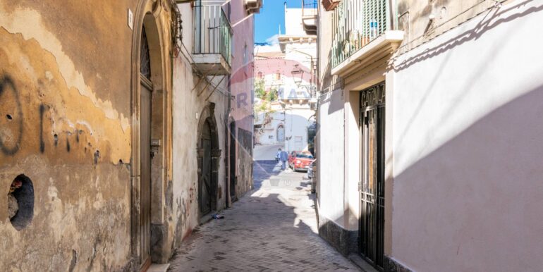 20251124192059-1003369-3