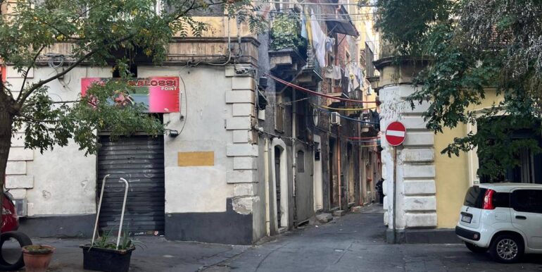 2025112475845-1000199-25