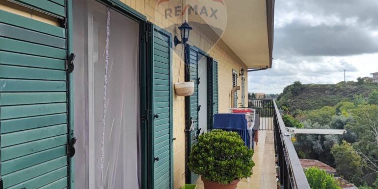 20251125103553-1002844-9