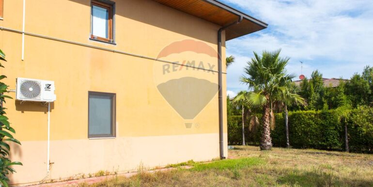 20251125114853-1003444-8