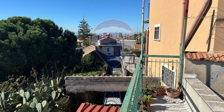 20251125192246-1001437-4