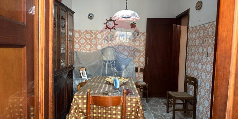 20251125192302-1001437-10