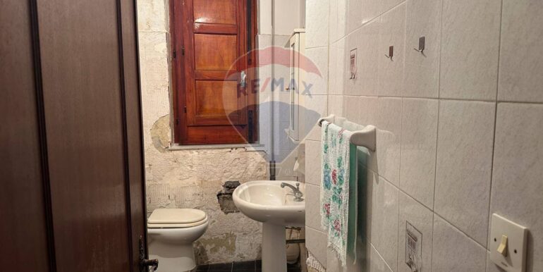 20251125192308-1001437-12