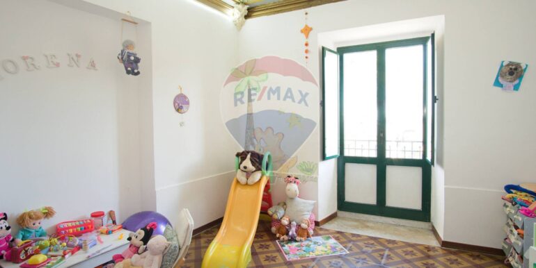 20251126110059-998803-7