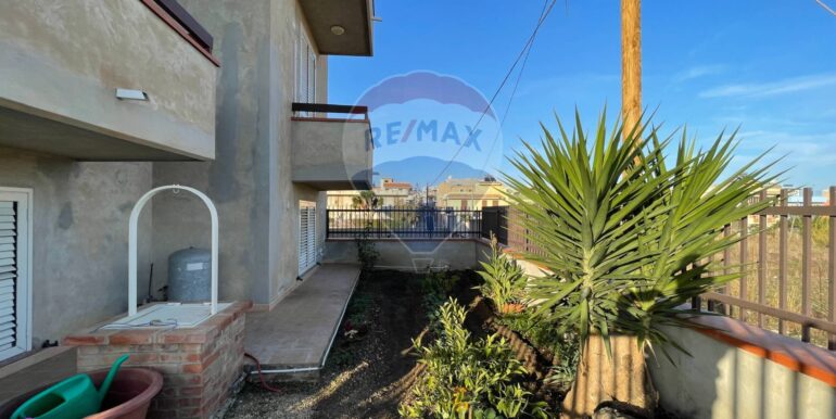 20251126120226-1003854-7