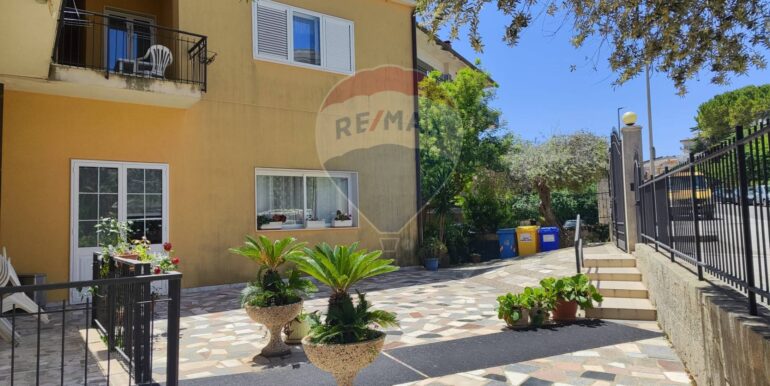 20251126183617-1003963-9