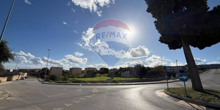 20251127165542-1004189-8