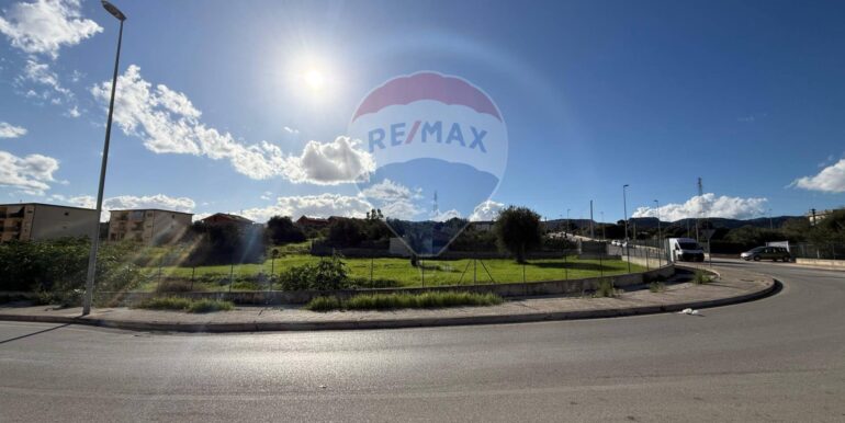 20251127165546-1004189-9