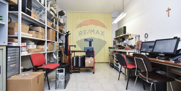 20251127170906-1004193-8