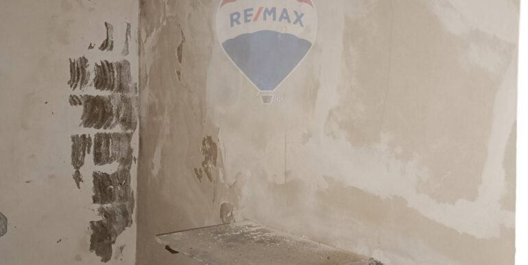 20251127192533-1004224-12