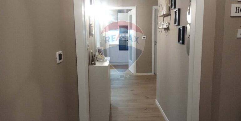 20251127193857-1004219-2