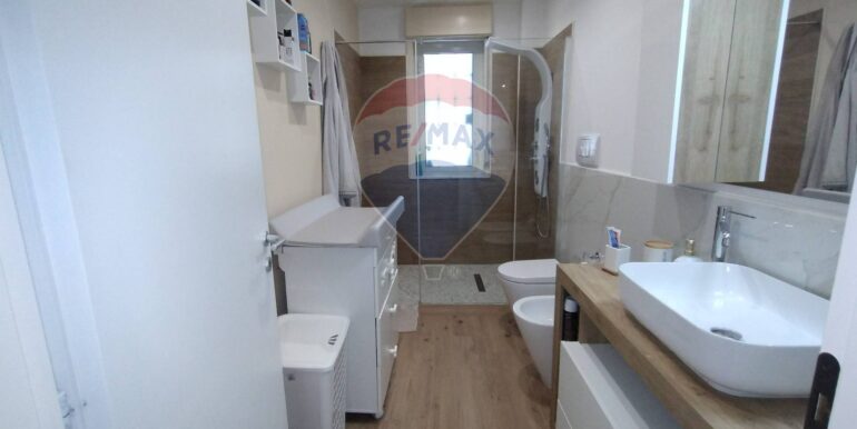 20251127193911-1004219-7