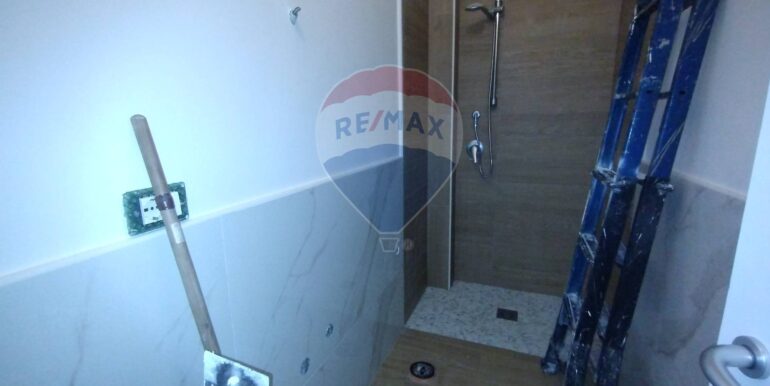 20251127193923-1004219-12