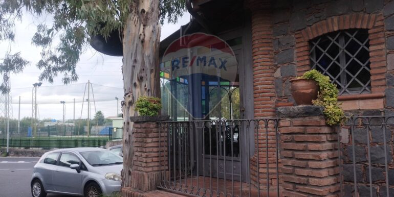 20251127194003-1004219-27