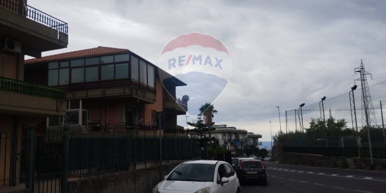 20251127194005-1004219-28