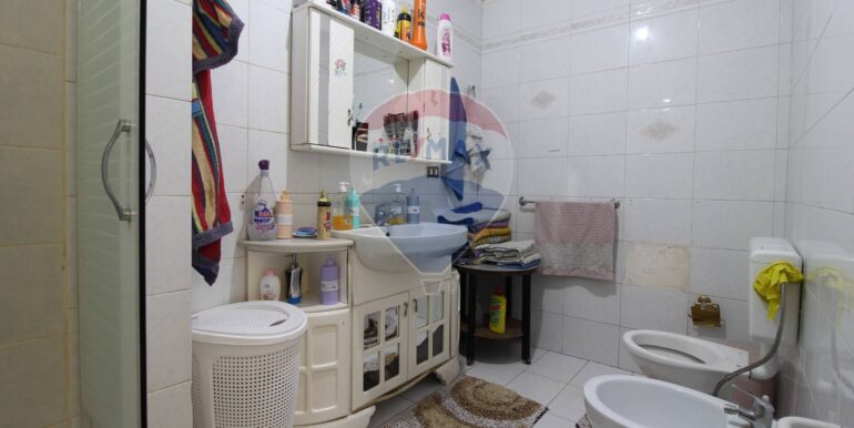 20251128104029-1004301-12