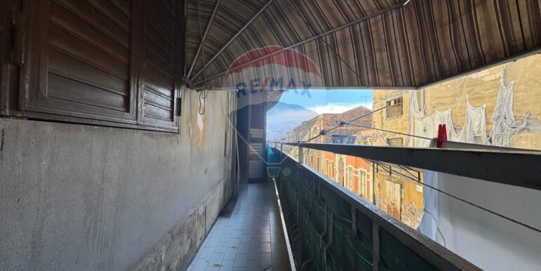 20251128105658-1004301-18