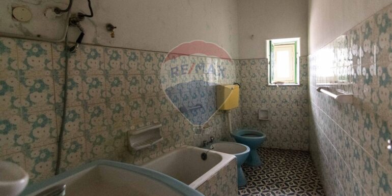 20251128123515-1002254-12