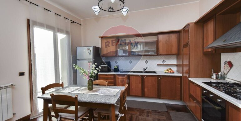 20251128163516-996520-8