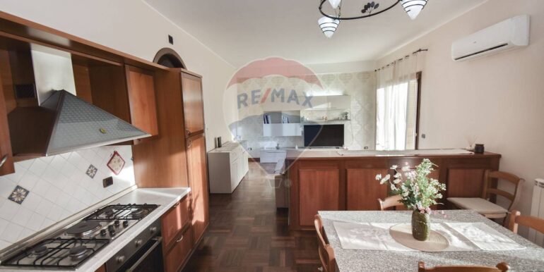 20251128163547-996520-20