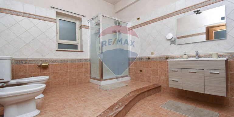 20251128163559-996520-24