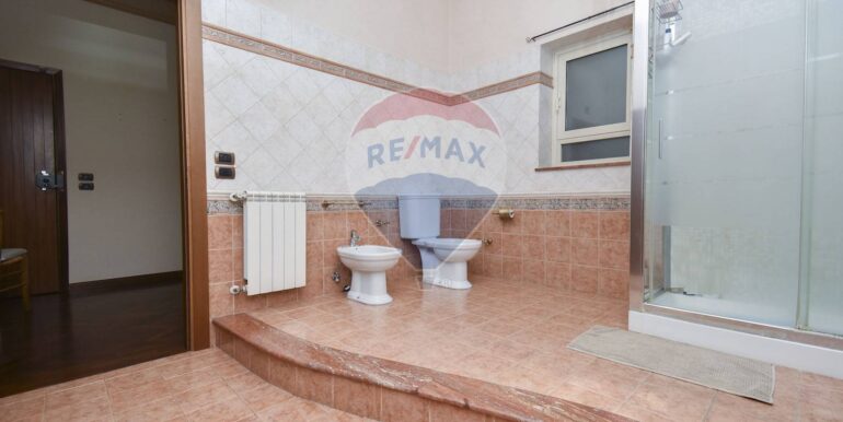 20251128163602-996520-25