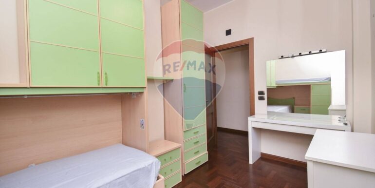 20251128163653-996520-37