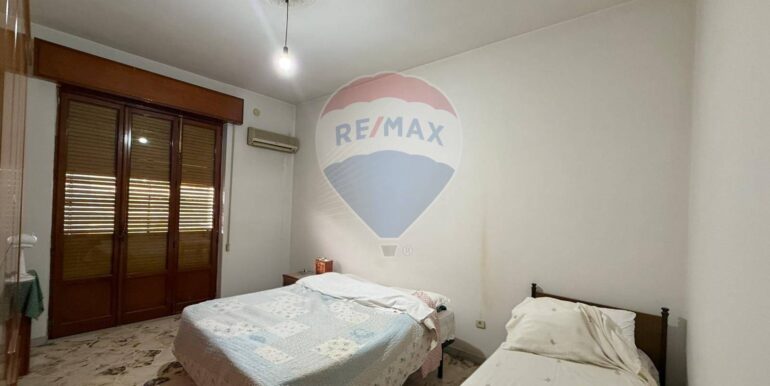 20251128165439-1005405-8