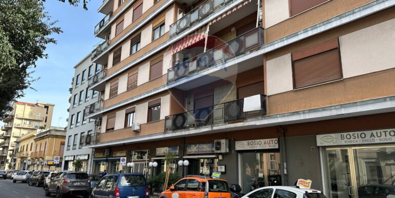 20251128183429-1003089-21