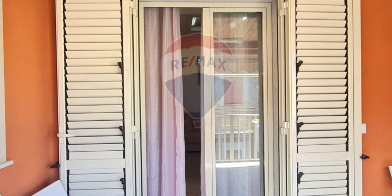 20251128184207-1005435-9